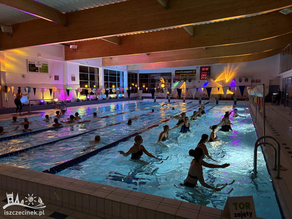Tak wyglądało pierwsze Nocne Pływanie w Szczecinku