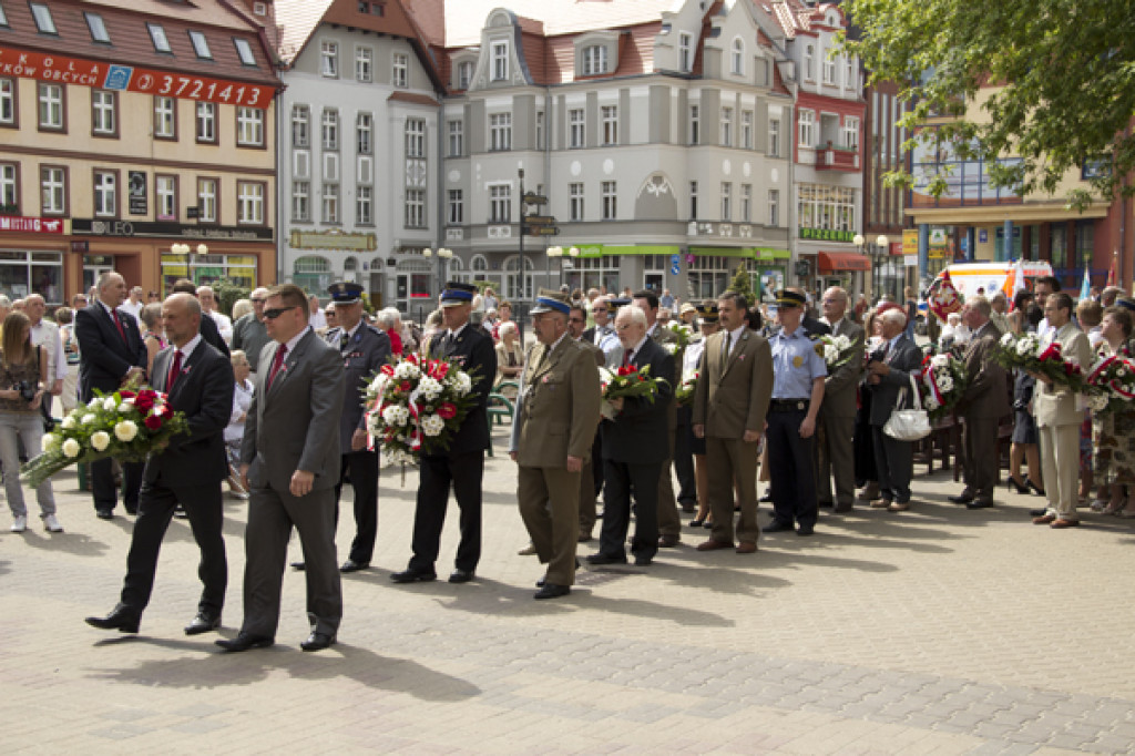 Rocznica 3 Maja przed ratuszem