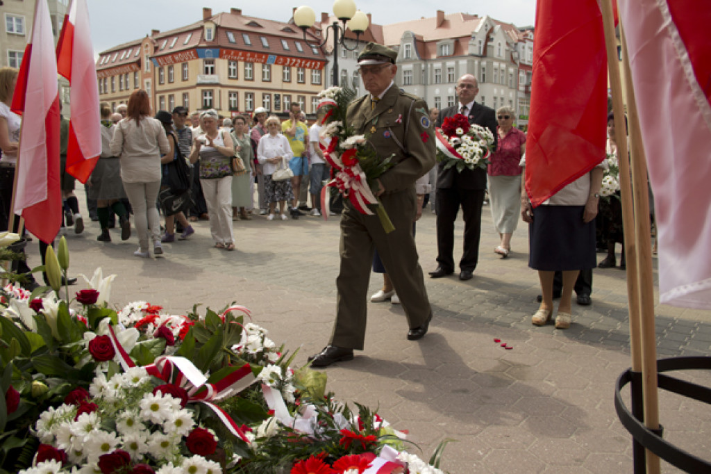 Rocznica 3 Maja przed ratuszem