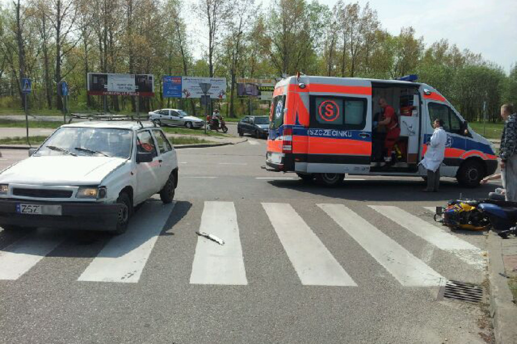 Samochód uderzył w motocykl