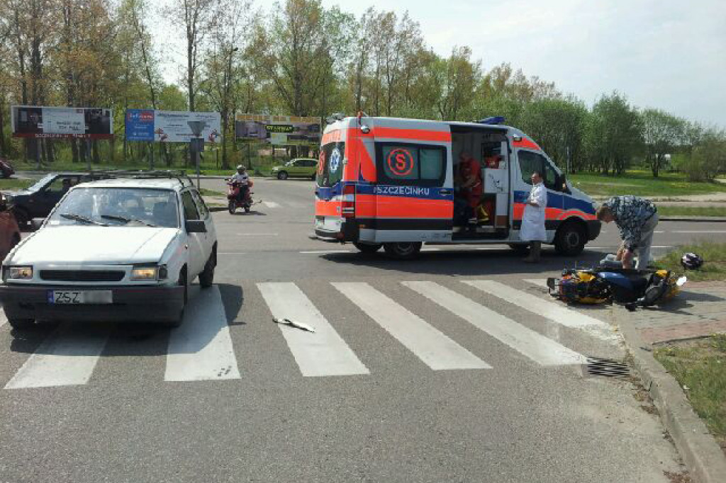 Samochód uderzył w motocykl