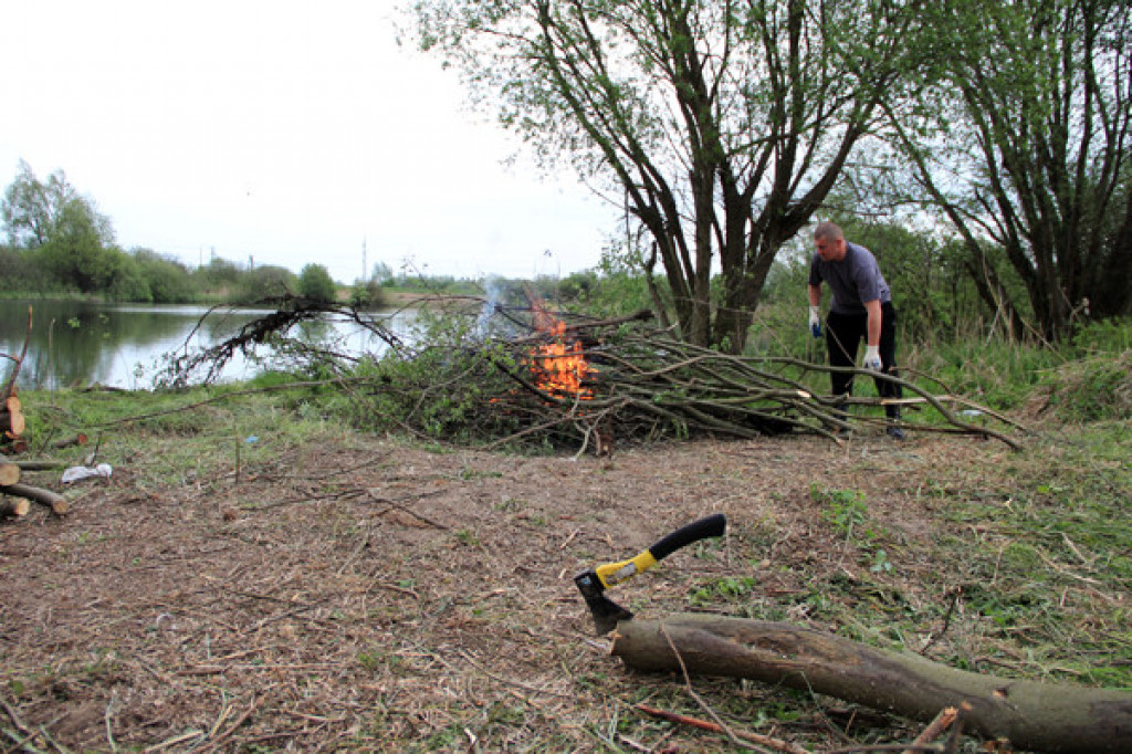 PZW Jesiotr czyści stawy