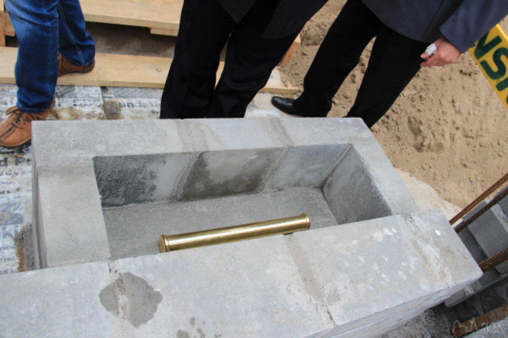 Wmurowanie kamienia węgielnego pod budowę Komendy Powiatowej Policji w Szczecinku