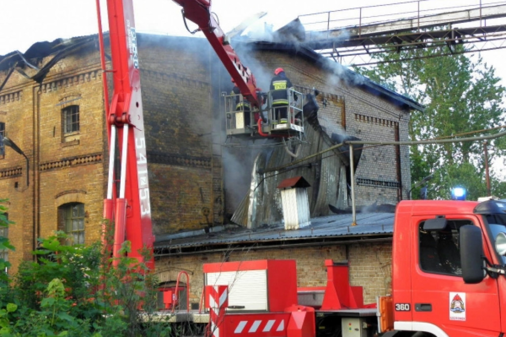 Pożar gorzelni w Grabiążu 31.05.2012