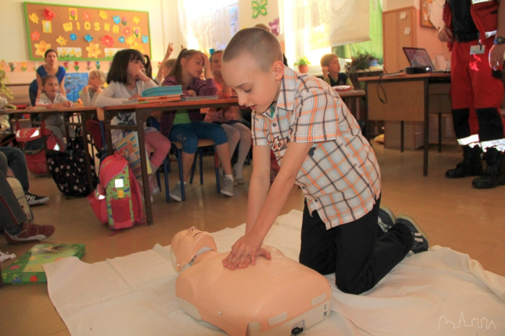 Ratownicy szkolą najmłodszych 15.06.2012