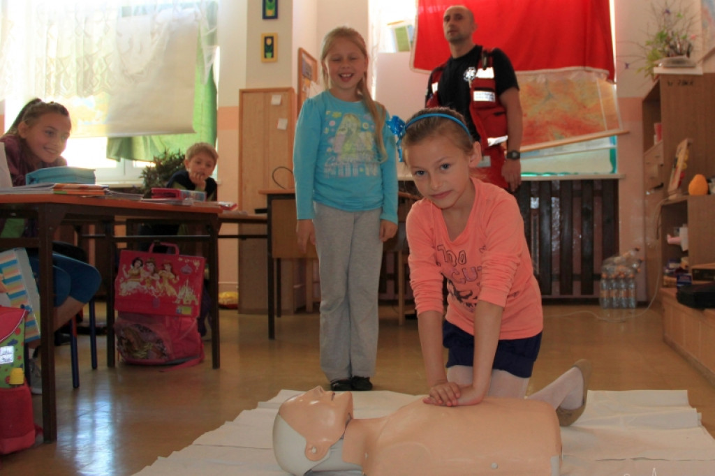 Ratownicy szkolą najmłodszych 15.06.2012