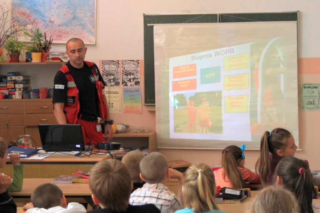 Ratownicy szkolą najmłodszych 15.06.2012