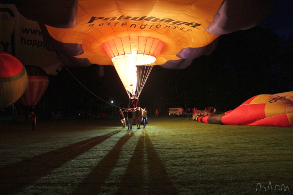 Nocny pokaz balonów III Festiwal Balonowy w Szczecinku 23.06.2012