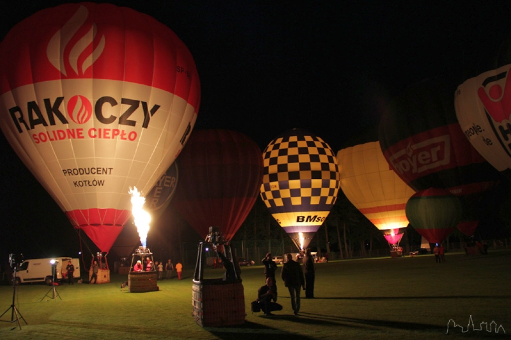 Nocny pokaz balonów III Festiwal Balonowy w Szczecinku 23.06.2012