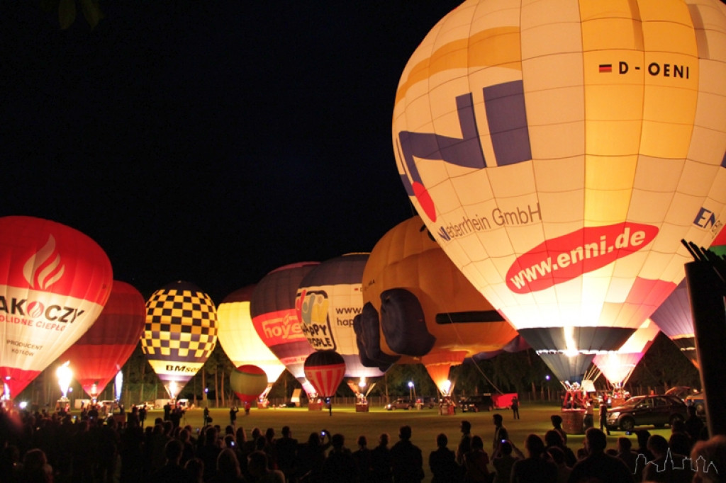 Nocny pokaz balonów III Festiwal Balonowy w Szczecinku 23.06.2012