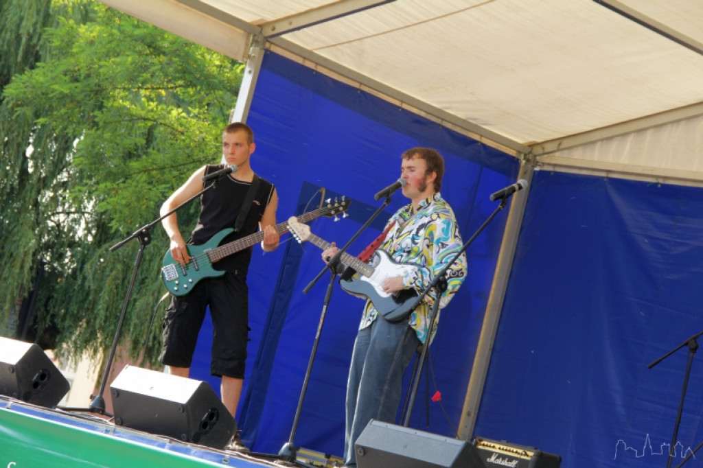 Występy podopiecznych SAPiKu przed ratuszem 30.06.2012