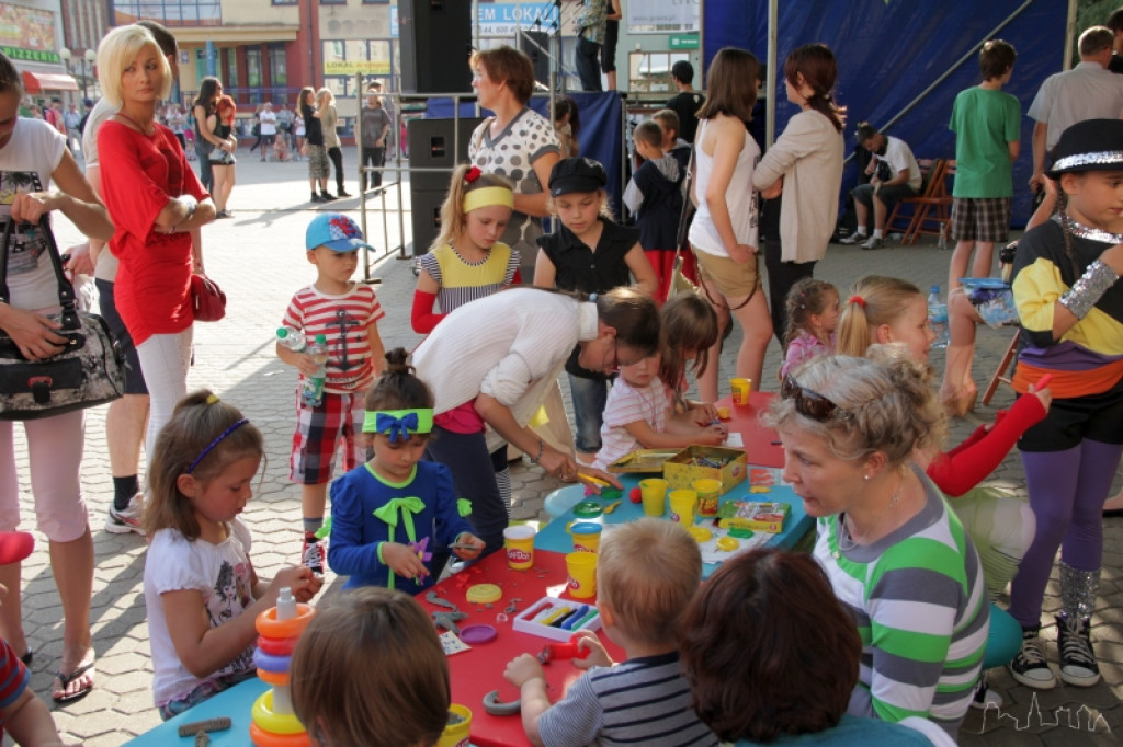 Występy podopiecznych SAPiKu przed ratuszem 30.06.2012