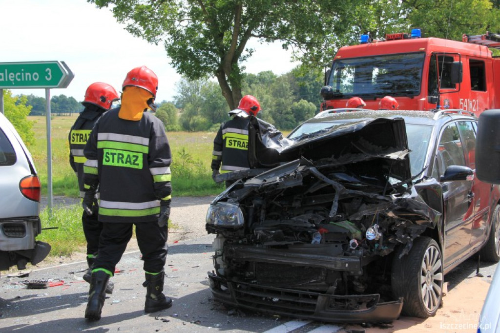 Groźny wypadek na DK 11 na wysokości Dalęcina 24.07.2012