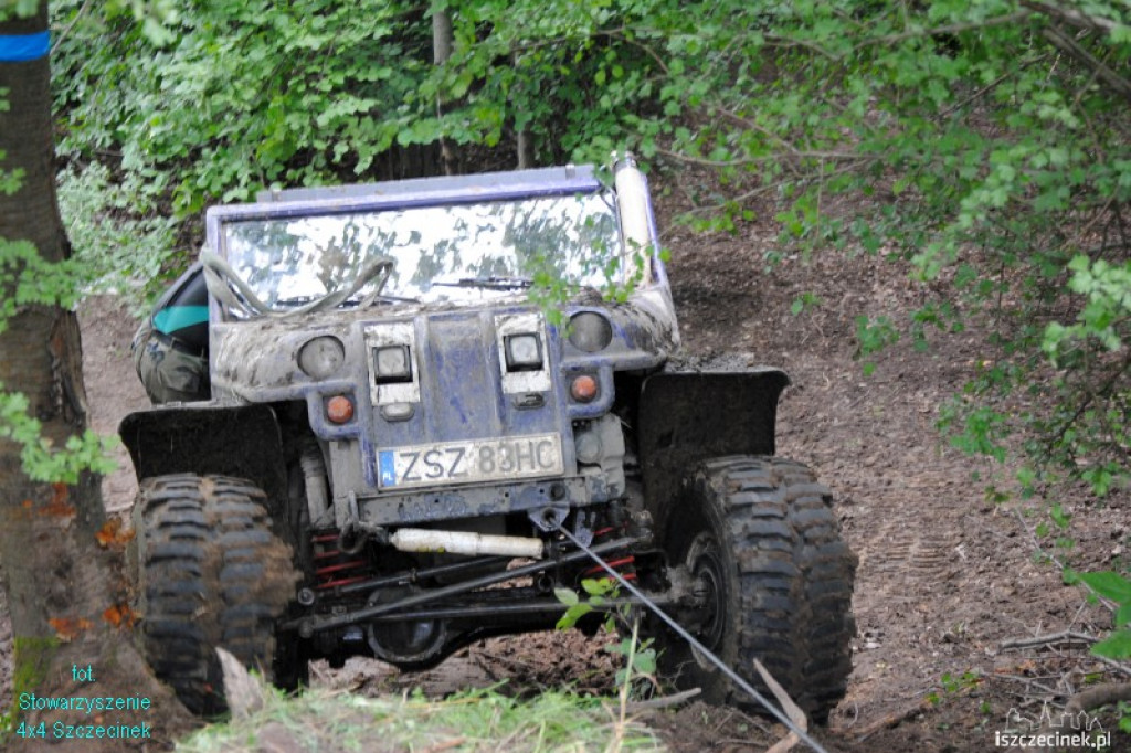 4x4 Szczecinek na VI Wałeckim Zlocie Samochodów Terenowych 21-22.07.2012
