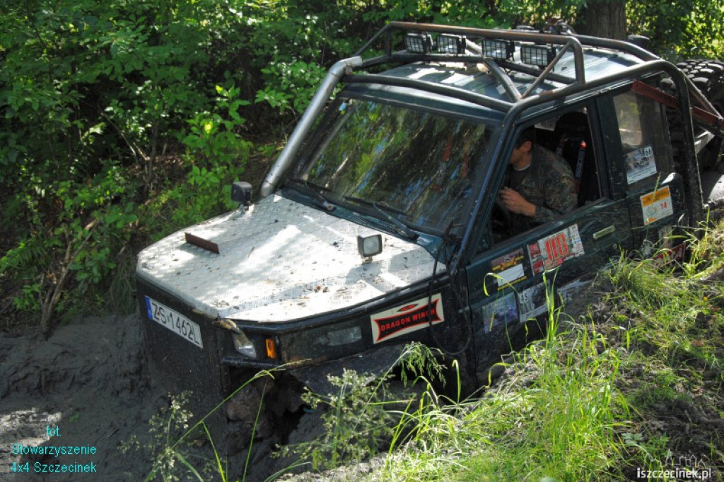 4x4 Szczecinek na VI Wałeckim Zlocie Samochodów Terenowych 21-22.07.2012