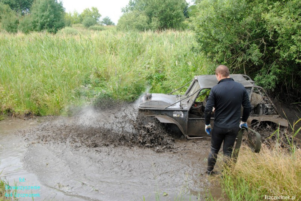 4x4 Szczecinek na VI Wałeckim Zlocie Samochodów Terenowych 21-22.07.2012
