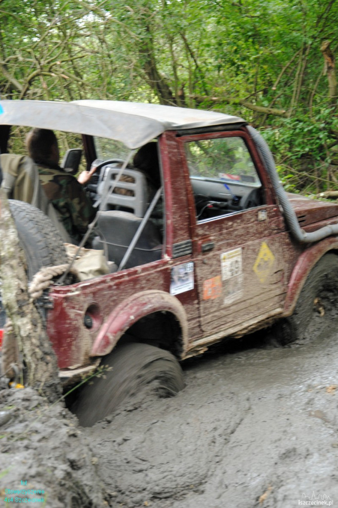 4x4 Szczecinek na VI Wałeckim Zlocie Samochodów Terenowych 21-22.07.2012