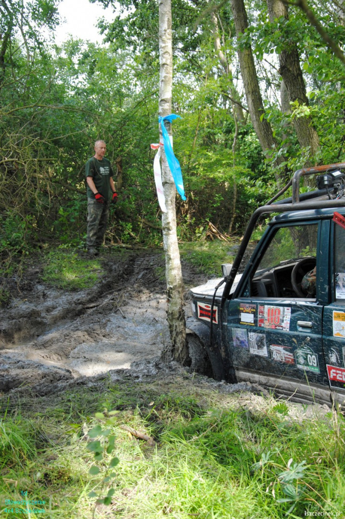 4x4 Szczecinek na VI Wałeckim Zlocie Samochodów Terenowych 21-22.07.2012