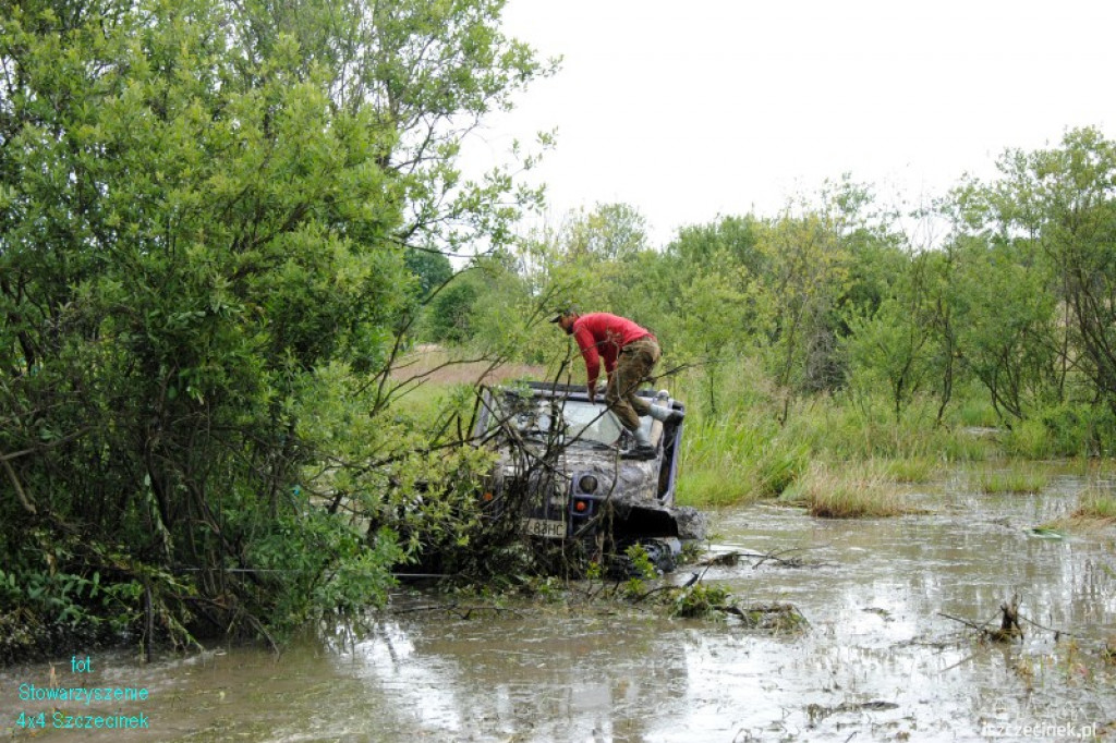 4x4 Szczecinek na VI Wałeckim Zlocie Samochodów Terenowych 21-22.07.2012