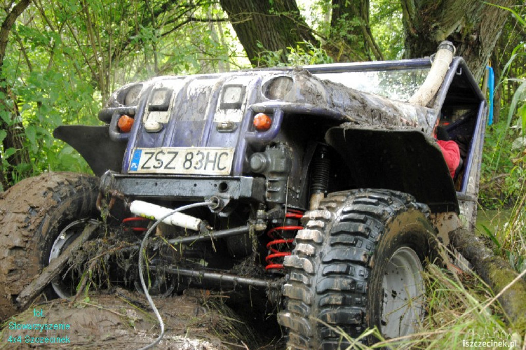 4x4 Szczecinek na VI Wałeckim Zlocie Samochodów Terenowych 21-22.07.2012
