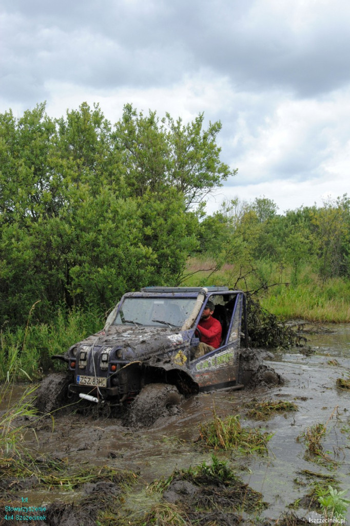4x4 Szczecinek na VI Wałeckim Zlocie Samochodów Terenowych 21-22.07.2012