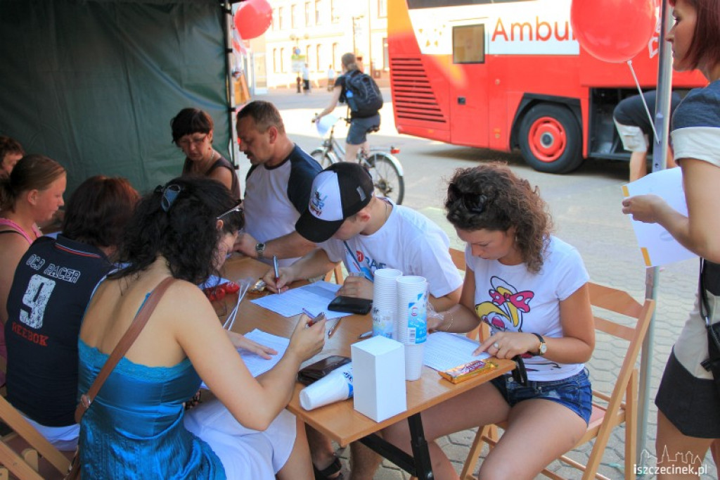 Szczecinek oddaje krew dla Kamili 26.07.2012
