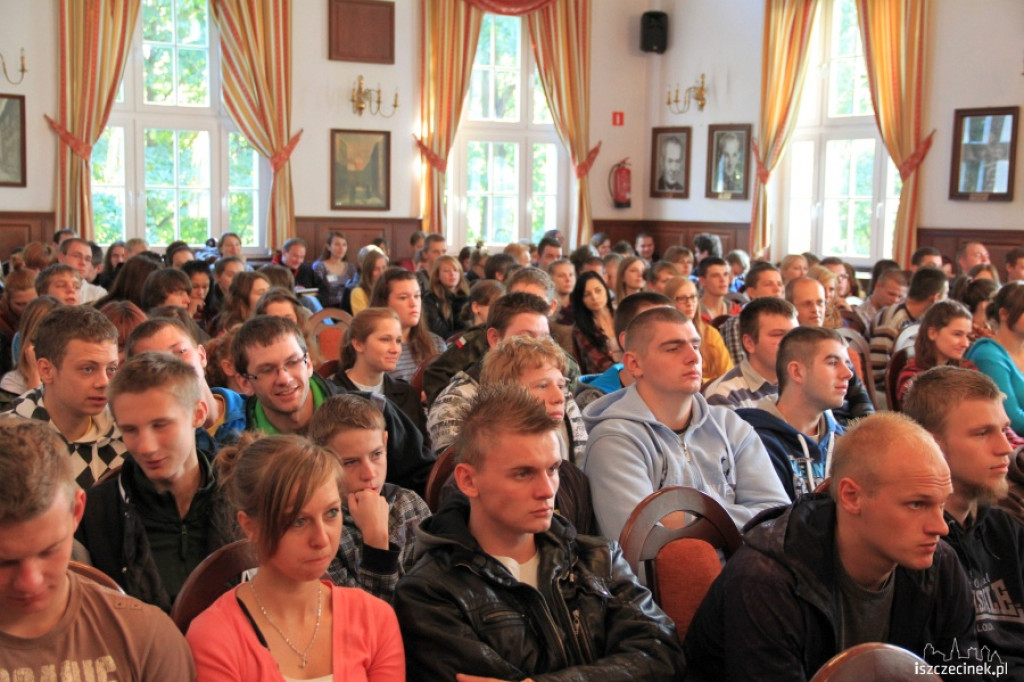 Europoseł Sławomir Nitras na spotkaniu z młodzieżą w Szczecinku 24.09.2012