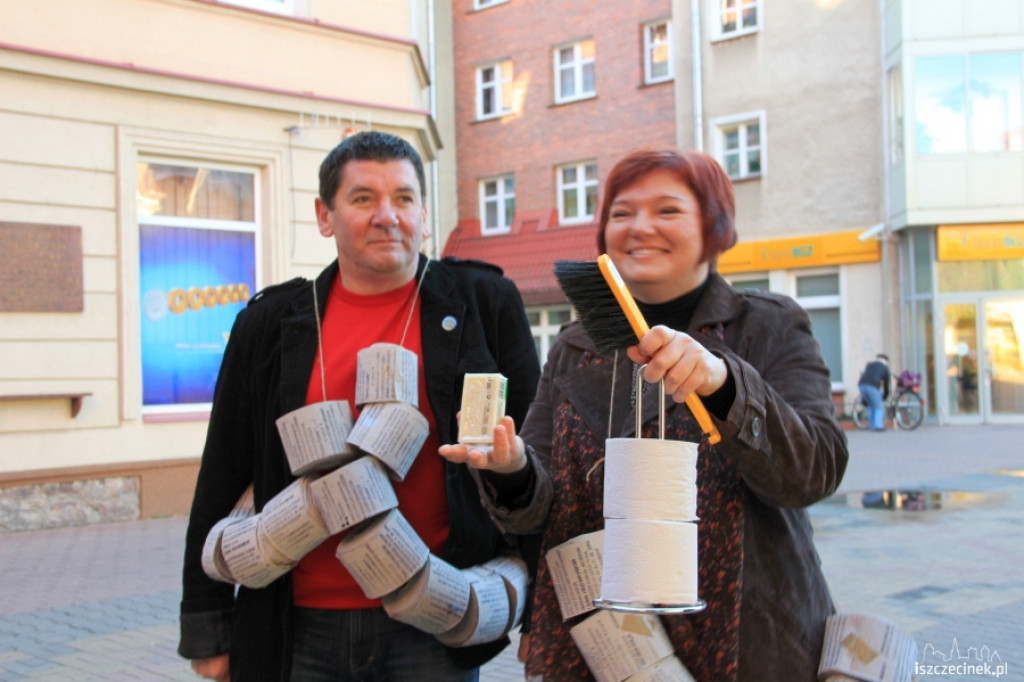 TERRA przed ratuszem w rocznicę porozumienia 26.10.2012