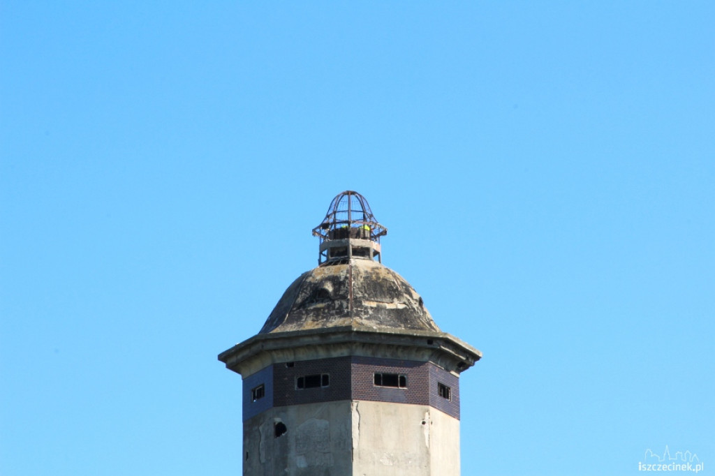 Część wieży w ogródku 26.10.2012