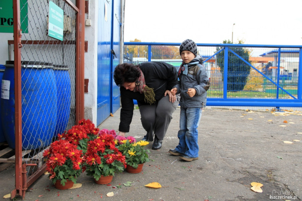 Wymiana elektrośmieci na kwiatki 27.10.2012