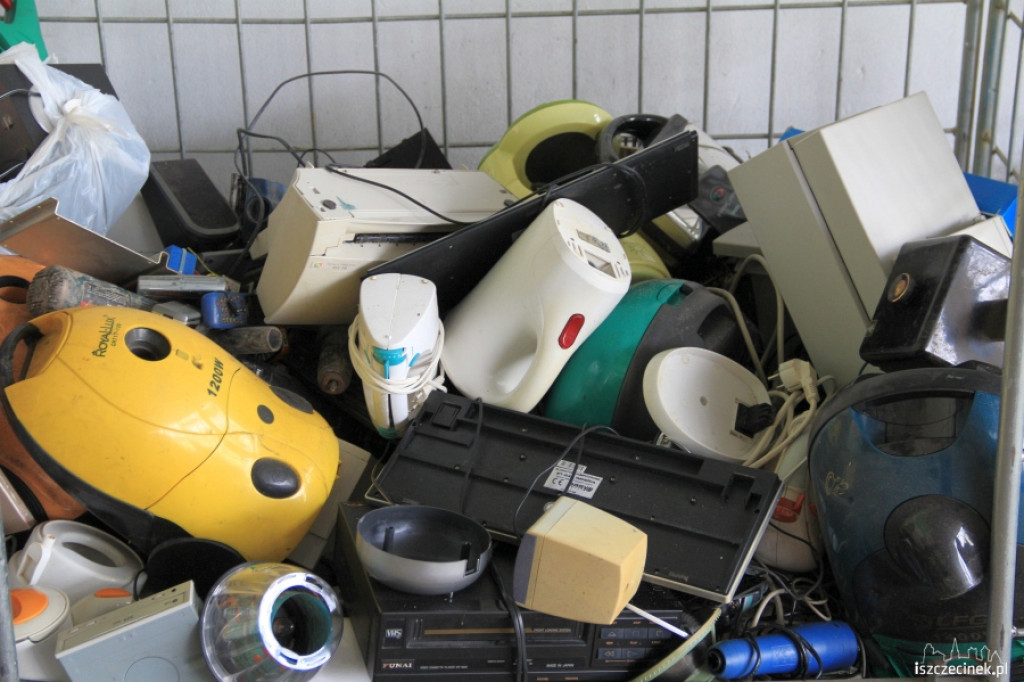 Wymiana elektrośmieci na kwiatki 27.10.2012