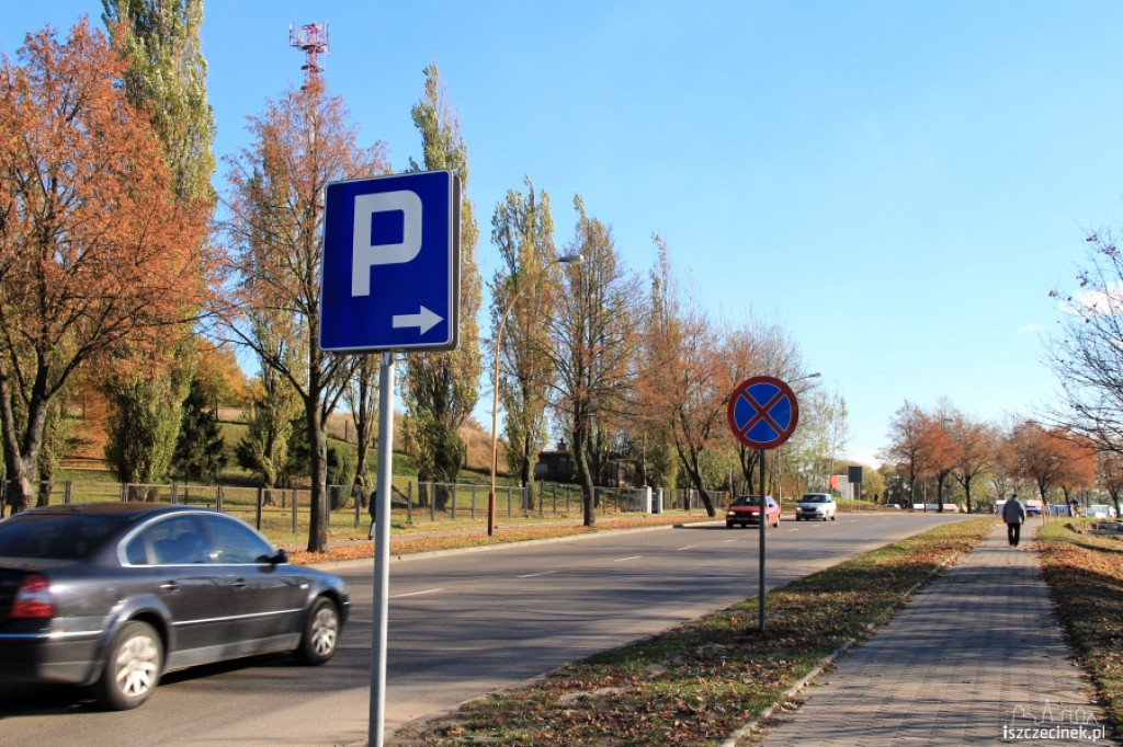 Zakazy zatrzymywania się i parkingi przy cmentarzu 29.10.2012
