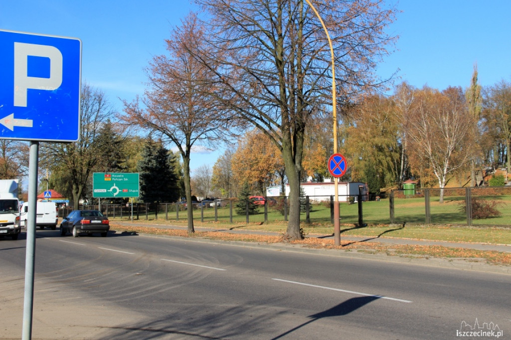 Zakazy zatrzymywania się i parkingi przy cmentarzu 29.10.2012