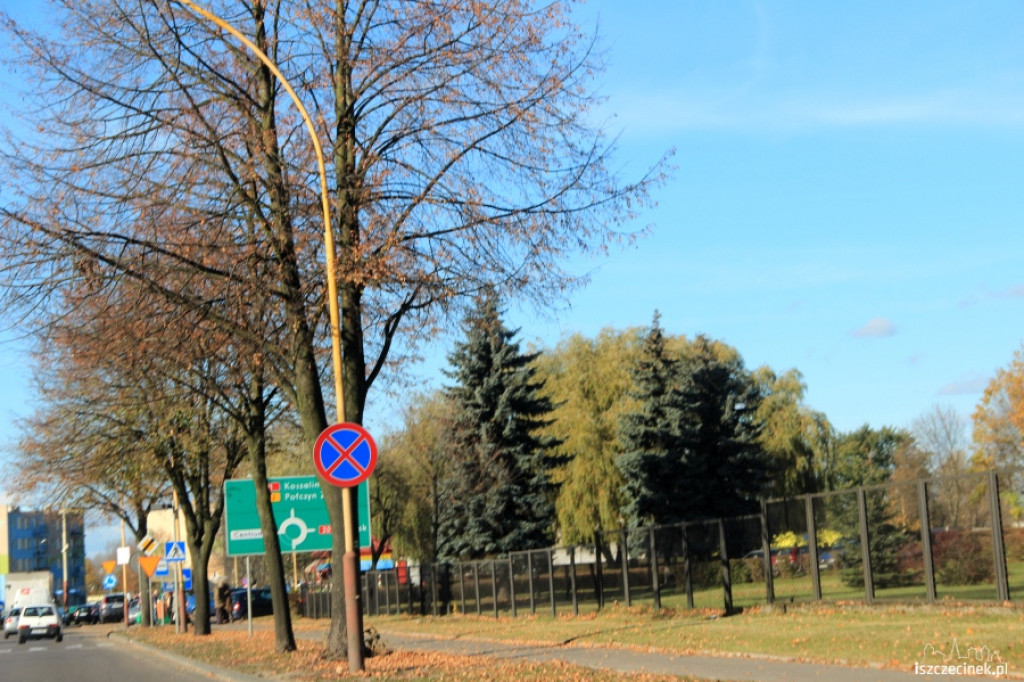 Zakazy zatrzymywania się i parkingi przy cmentarzu 29.10.2012