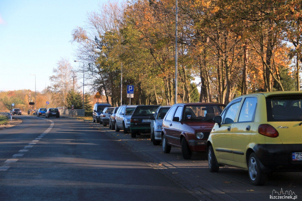Zakazy zatrzymywania się i parkingi przy cmentarzu 29.10.2012