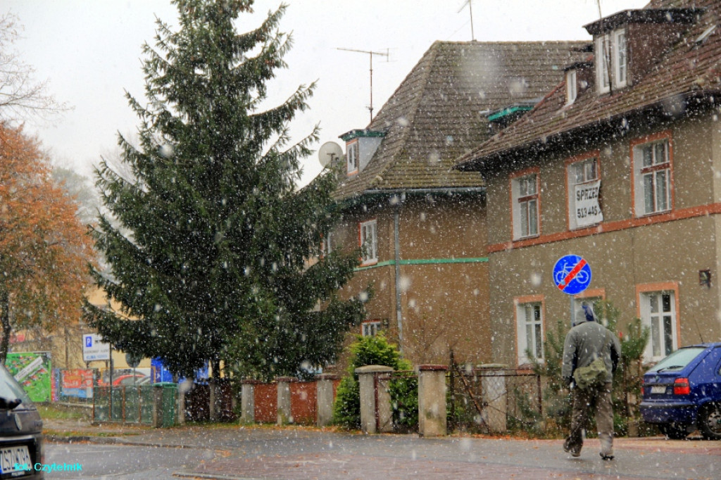 Pierwszy śnieg w Szczecinku w sezonie 2012/2013 fot. Czytelnicy