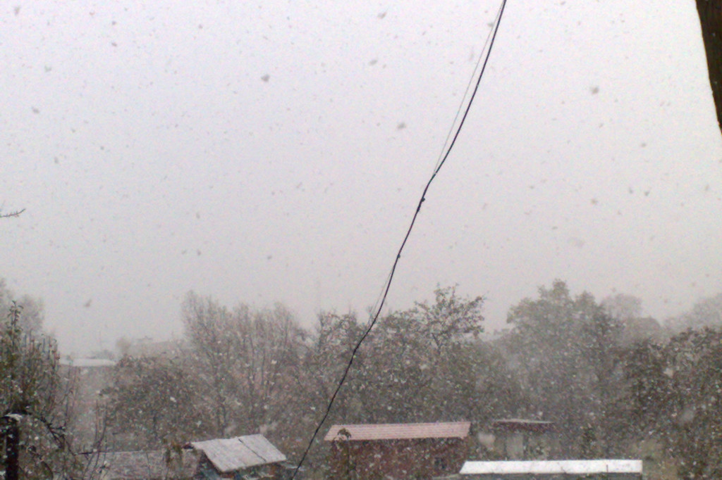 Pierwszy śnieg w Szczecinku w sezonie 2012/2013 fot. Czytelnicy