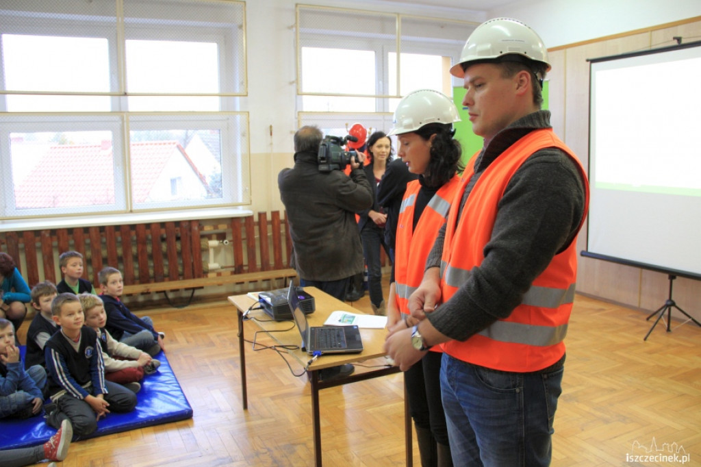 Budowa KPP w Szczecinku, SKANSKA dla dzieci 31.10.2012