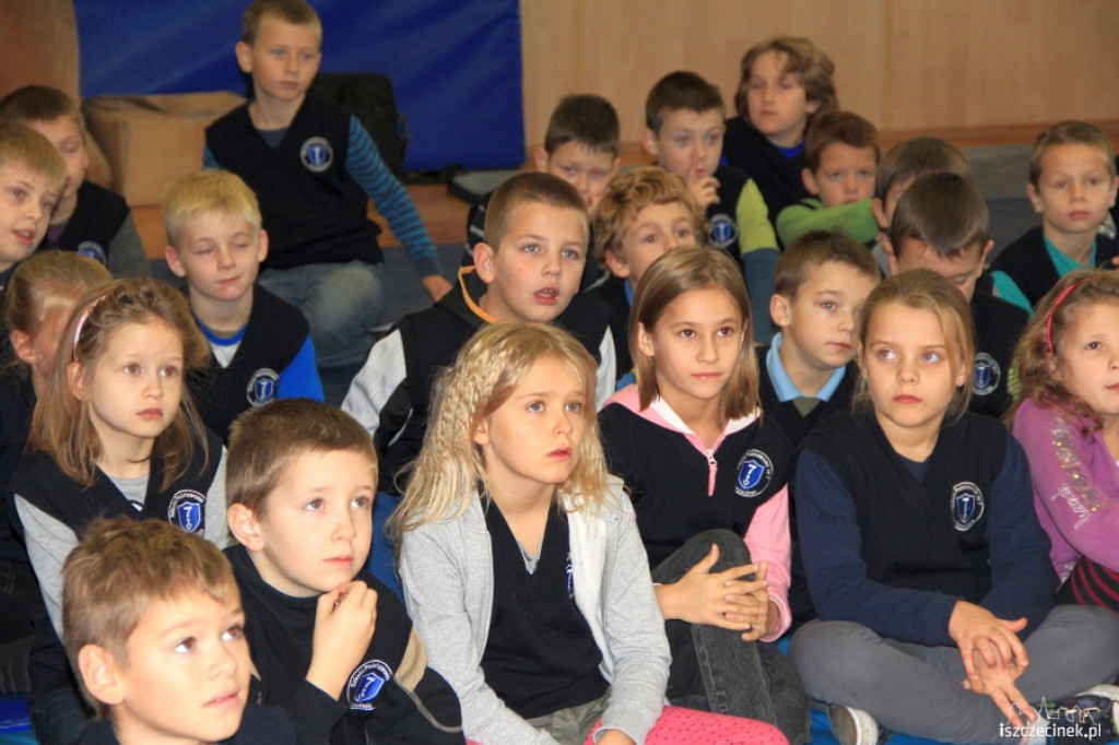 Budowa KPP w Szczecinku, SKANSKA dla dzieci 31.10.2012