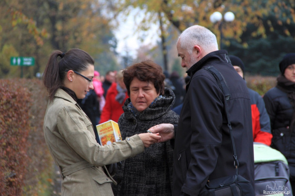 Kwesta na budowę hospicjum w Szczecinku 01.11.2012