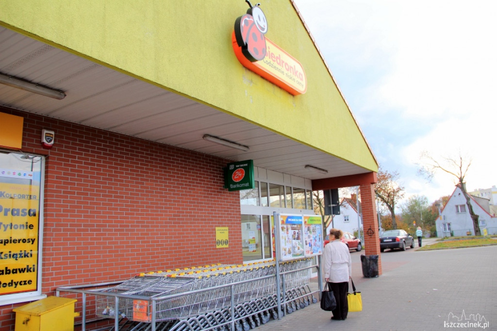 Bankomat w Biedronce