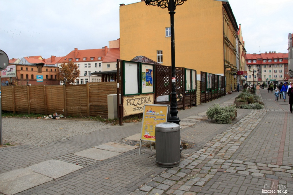 Śmietnisko w centrum miasta 07.11.2012