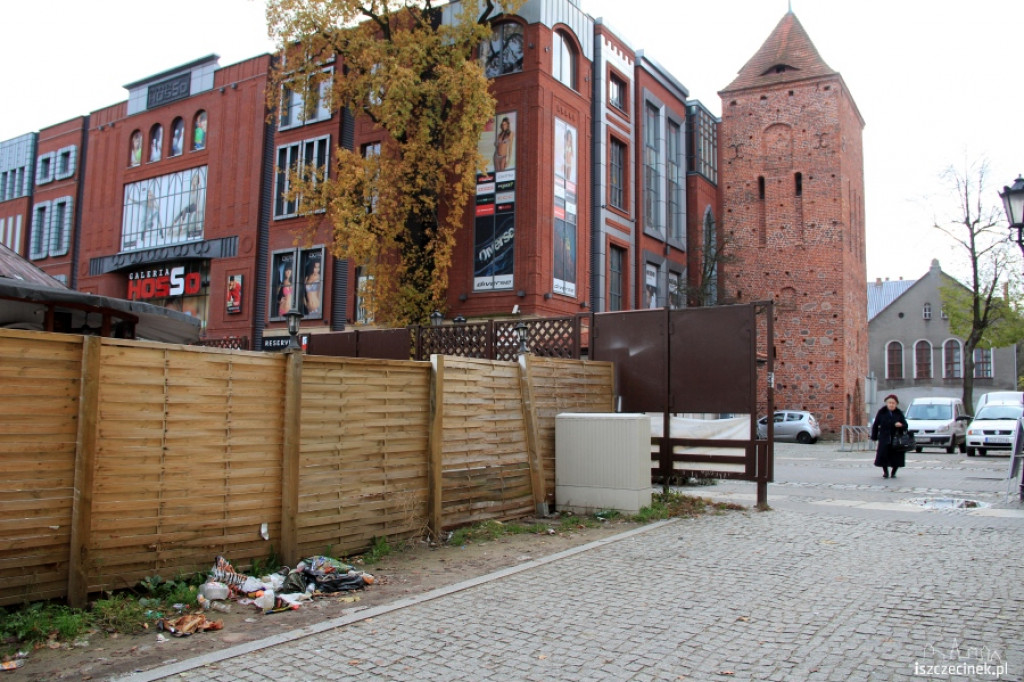 Śmietnisko w centrum miasta 07.11.2012