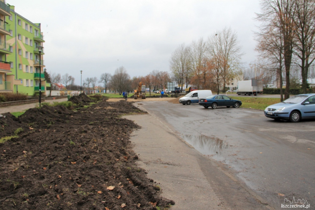 Kolejny parking przy Narutowicza 08.11.2012