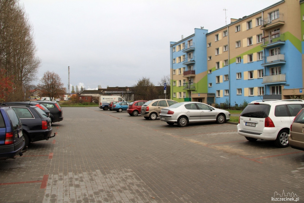 Kolejny parking przy Narutowicza 08.11.2012