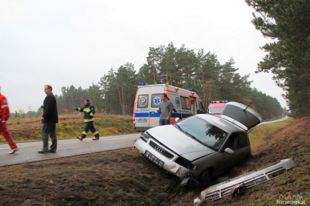 Audi w rowie przed Łubowem 09.11.2012