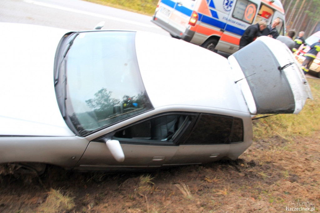 Audi w rowie przed Łubowem 09.11.2012