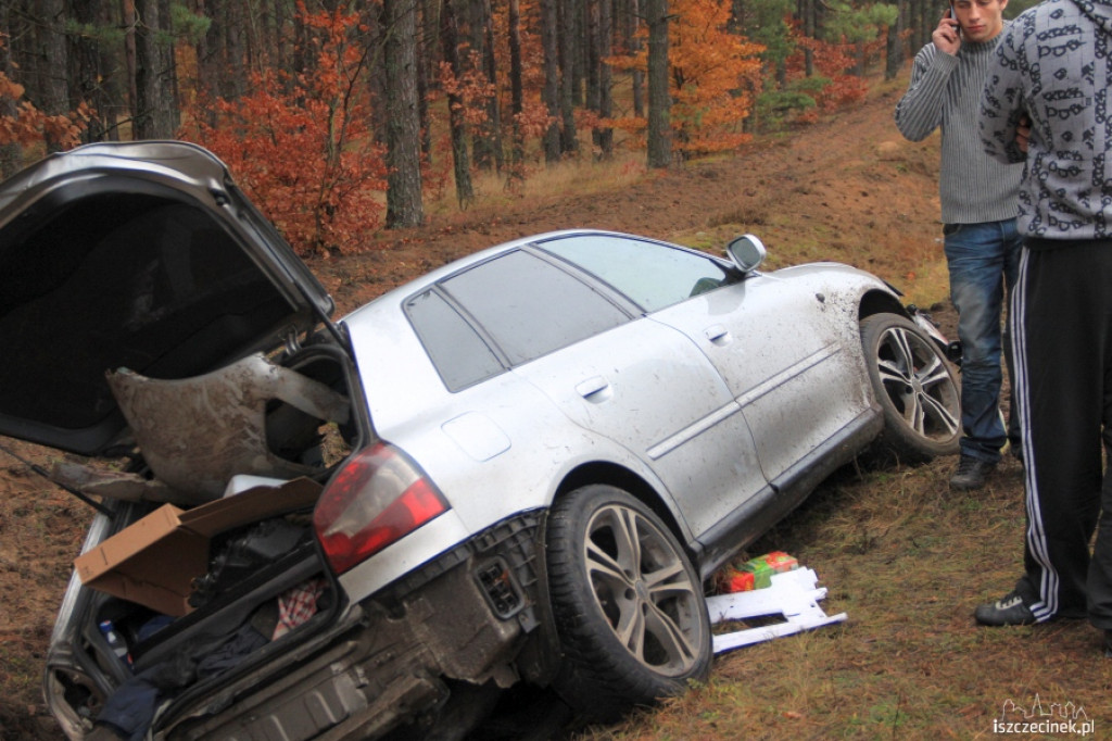 Audi w rowie przed Łubowem 09.11.2012