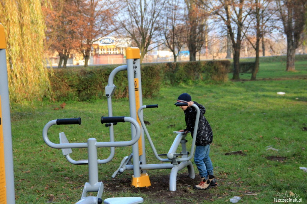 Dwie nowe siłownie zewnętrzne w Szczecinku 14.11.2012