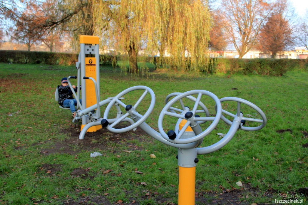 Dwie nowe siłownie zewnętrzne w Szczecinku 14.11.2012